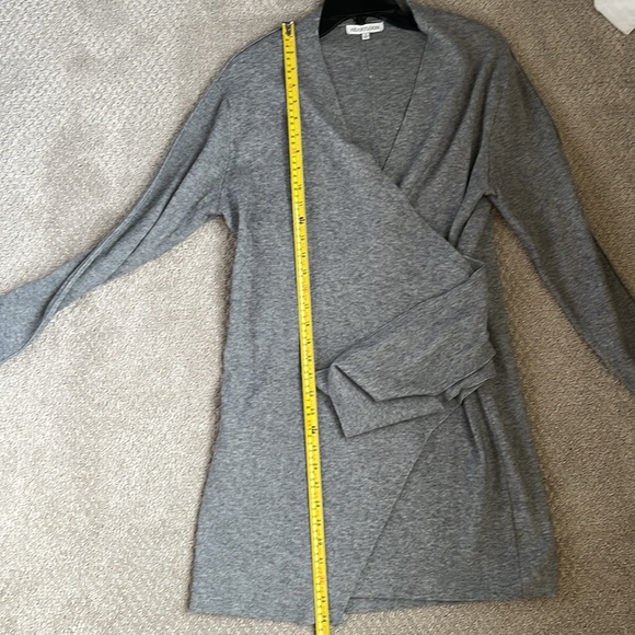 Heartloom wrap sweater - Picture 7 of 8